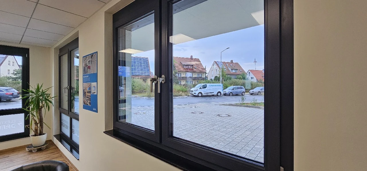 Gereinigte Fensterflächen im Innenbereich
